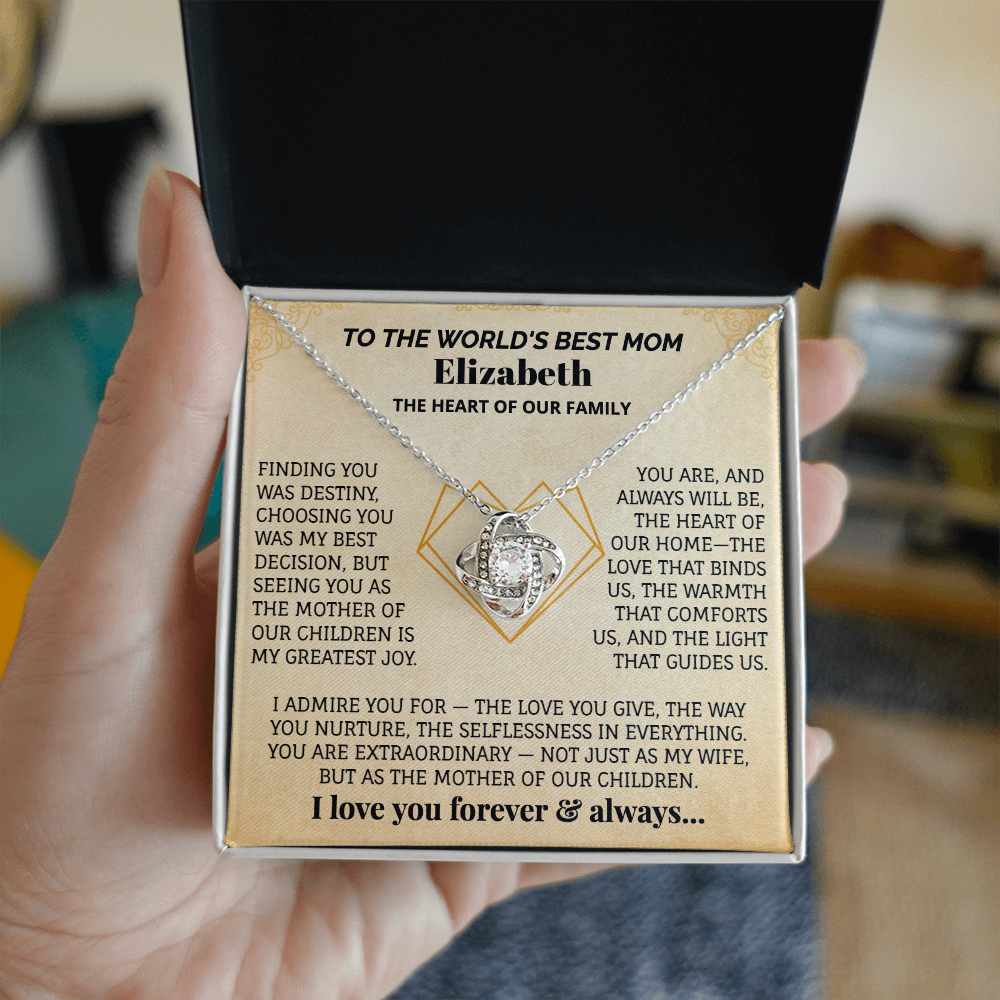 WORLD'S BEST MOM PERSONALIZED NAME NECKLACE.